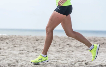 Running en la playa: ¿es peligroso correr descalzo?